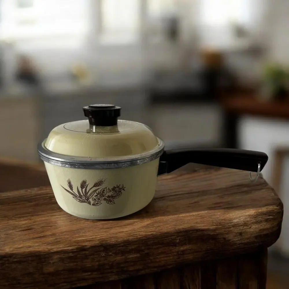 Vintage Corning Ware Range Craft 1.5 Qt Saucepan with Lid | Retro Avocado Green